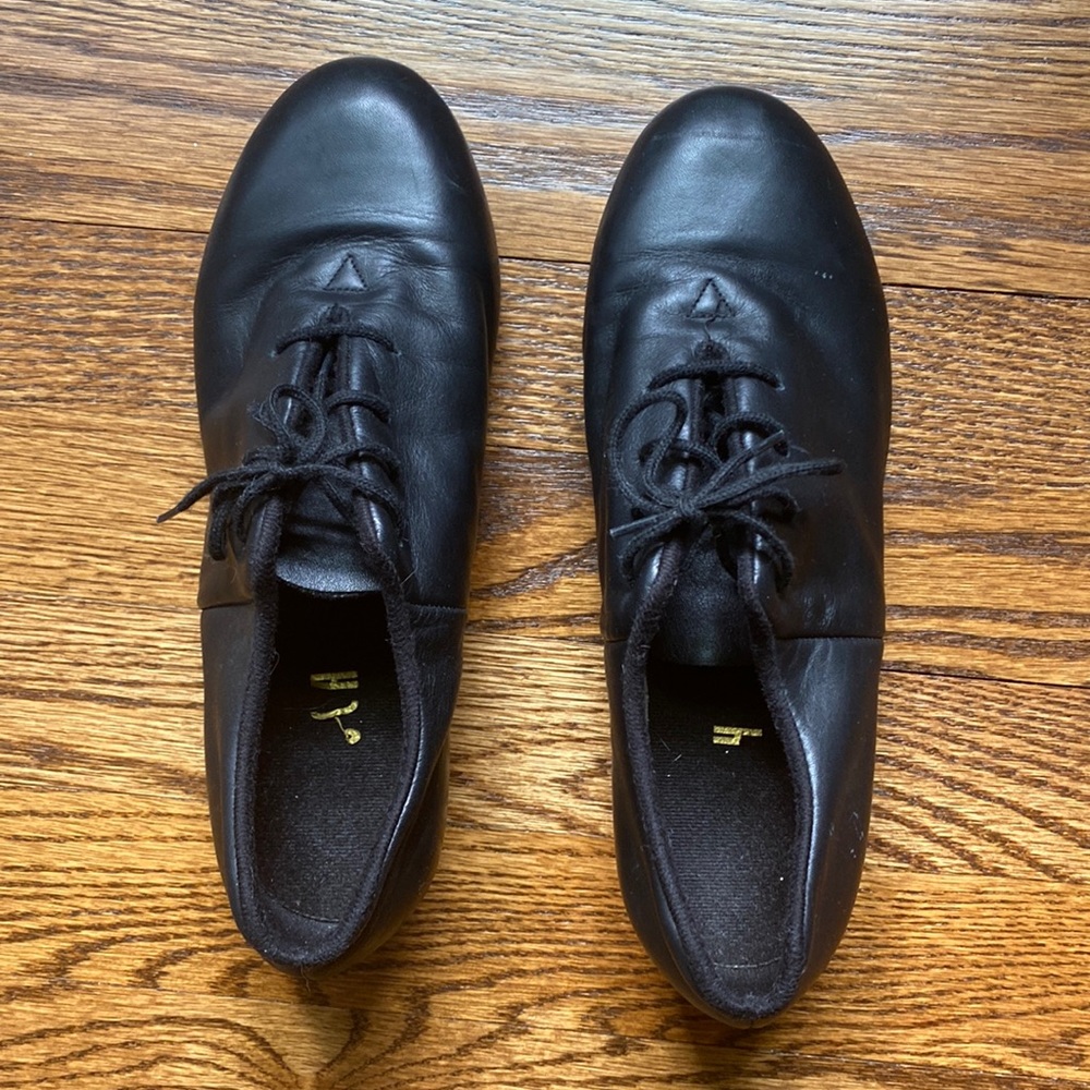 Block tap shoes 7.5